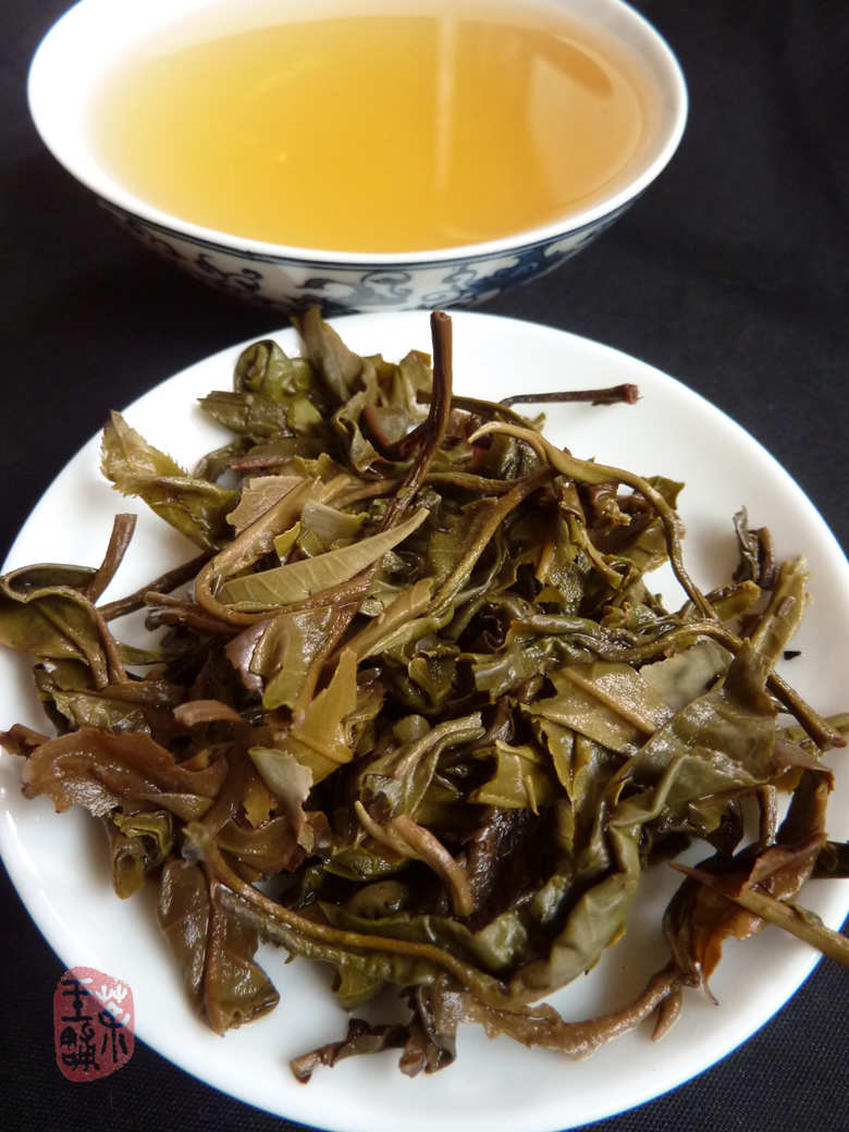 2008 Yong Pin Hao Yiwu Zheng Shan Zhao Chun Bing (Early Spring Raw Puerh Cake) 400g 2008 Yong Pin Hao Yiwu Zheng Shan Zhao Chun Bing (Early Spring Raw Puerh Cake) 400g