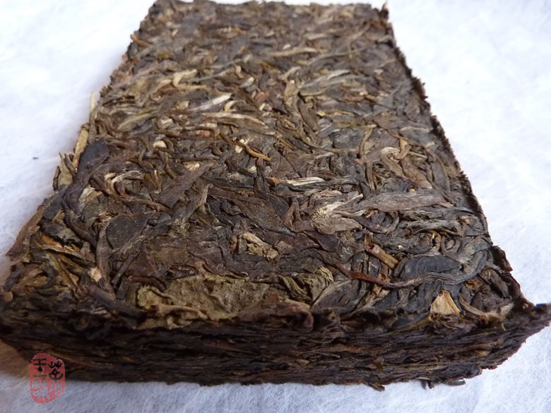 1999 Private Production Menghai Raw Puerh Brick 250g 1999 Private Production Menghai Raw Puerh Brick 250g