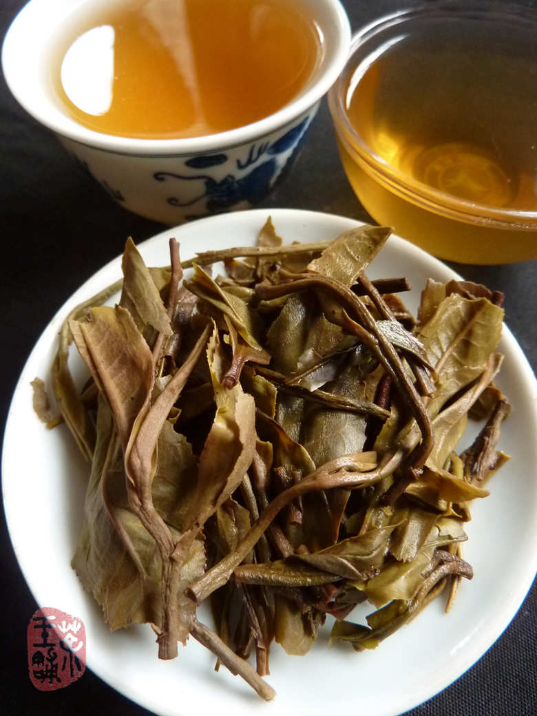 2004 Manzhuan Cha Wang Yuan Cha 400g 2004 Manzhuan Cha Wang Yuan Cha 400g