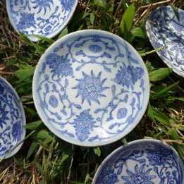 Vintage Blue-and-white Porcelain Plate "Entangled Floral Branch" Grade B