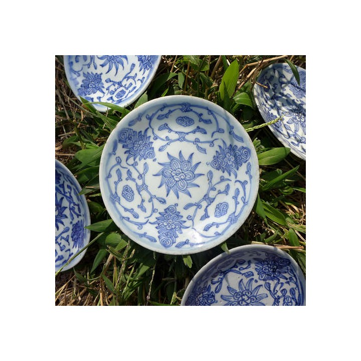 Vintage Blue-and-white Porcelain Plate "Entangled Floral Branch" Grade B