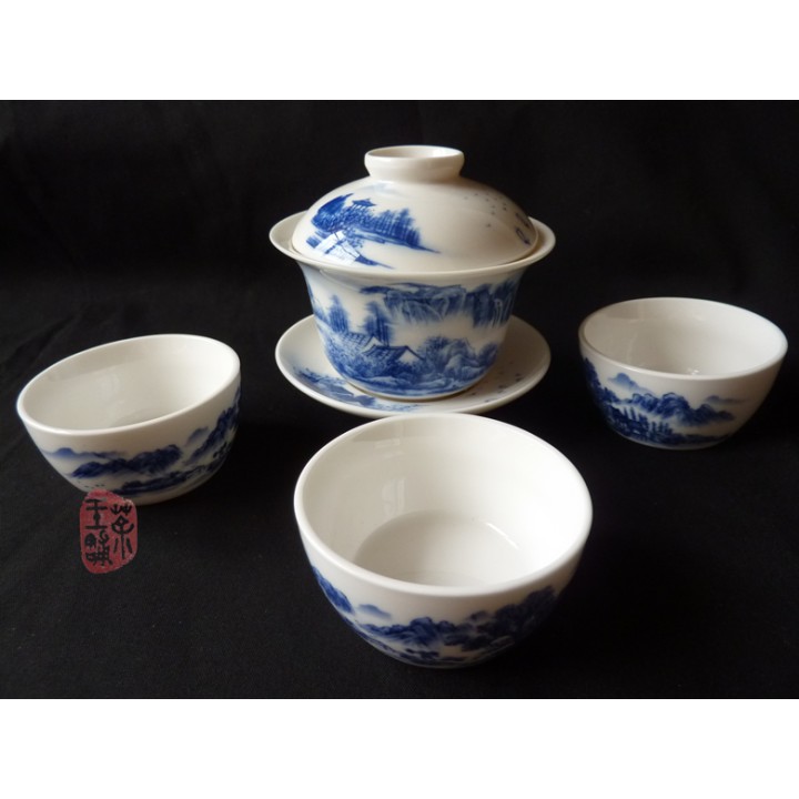 Delicate Porcelain Gaiwan With Landscape Painting Design 150cc
