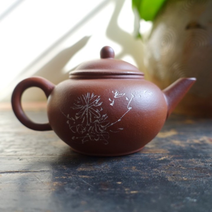1990s Hongni Shuiping Pot "Chrysanthemum" 110ml