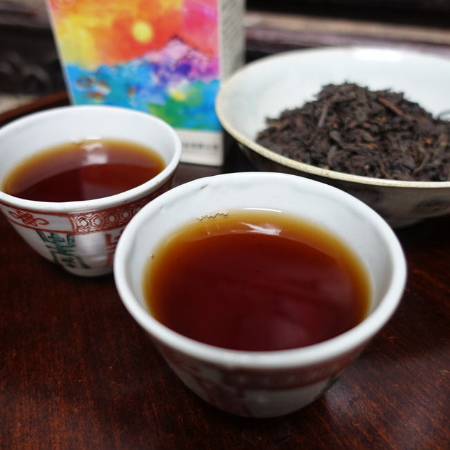 2017 China Tea Brand "Eight Views of Wuzhou" 8331 Liubao Tea 100g 2017 China Tea Brand "Eight Views of Wuzhou" 8331 Liubao Tea 100g