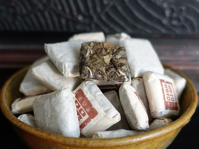2015 Fujian Ningde Mini White Tea Brick 50g 2015 Fujian Ningde Mini White Tea Brick 50g