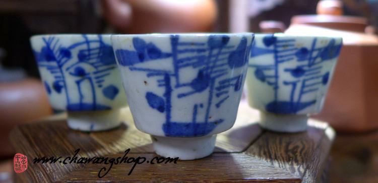 Vintage Chaozhou Gongfu Tea Cups Set of three pieces A Vintage Chaozhou Gongfu Tea Cups Set of three pieces A