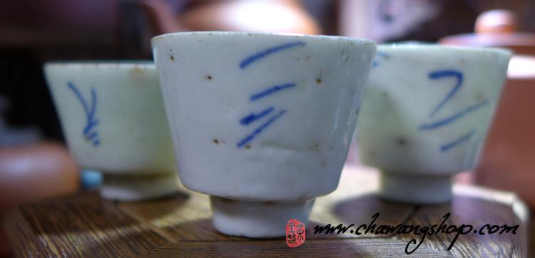 Vintage Chaozhou Gongfu Tea Cups Set of three pieces A Vintage Chaozhou Gongfu Tea Cups Set of three pieces A