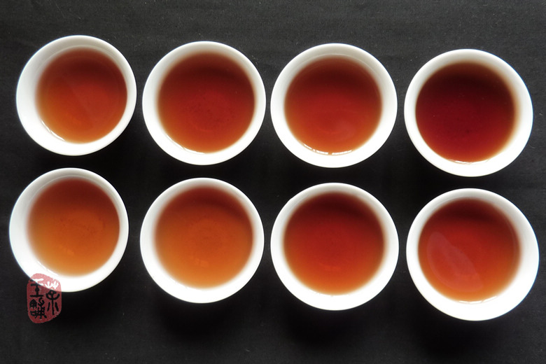 2005 Yunnan Yunhai Tsi Tse Bing Cha Ripe Puerh Tea 357g