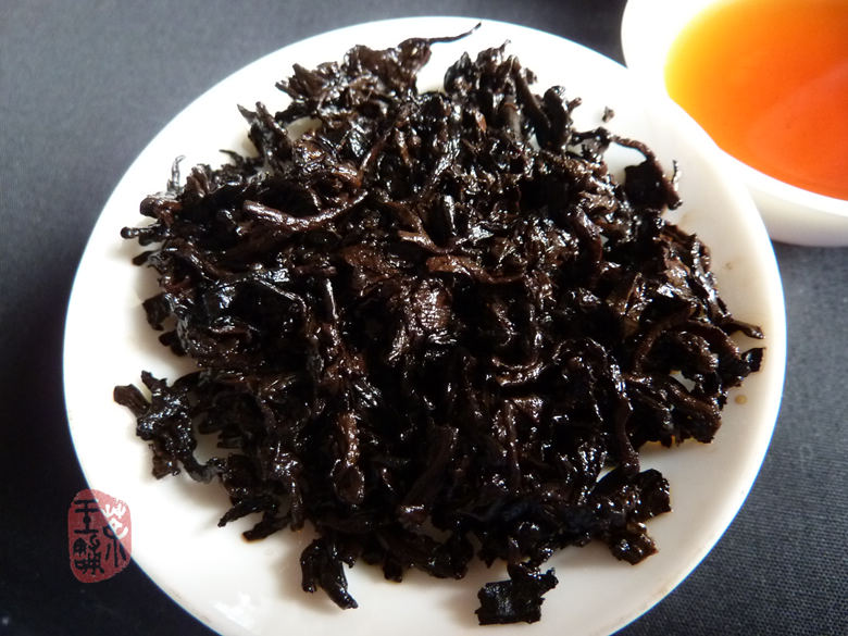 2005 Yunnan Yunhai Tsi Tse Bing Cha Ripe Puerh Tea 357g