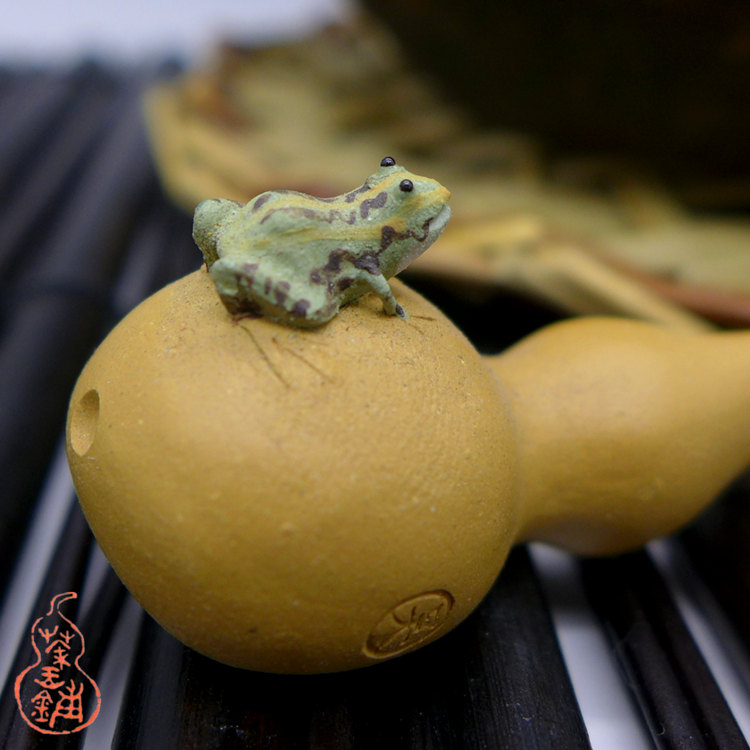 frog and calabash