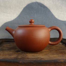 https://www.chawangshop.com/media/catalog/product/cache/image/265x265/beff4985b56e3afdbeabfc89641a4582/c/h/chaozhou_handmade_red_clay_teapot_g.jpg