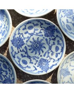 Vintage Blue-and-white Porcelain Plate "Entangled Floral Branch"