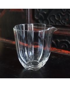 Plum blossom-shaped Glass Tea Pitcher