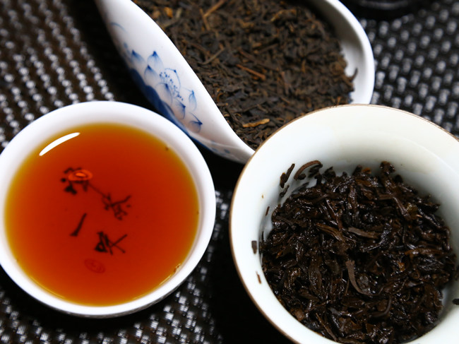 2009 Special Grade Liubao Tea In Jar 50g